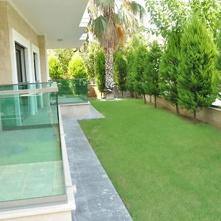 Hotel apartamentowy X *