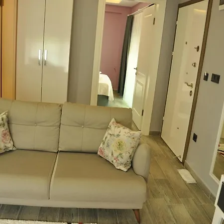Hotel apartamentowy X *