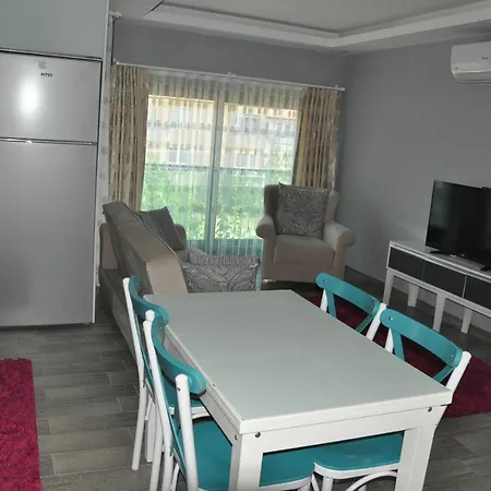 Hotel apartamentowy X *