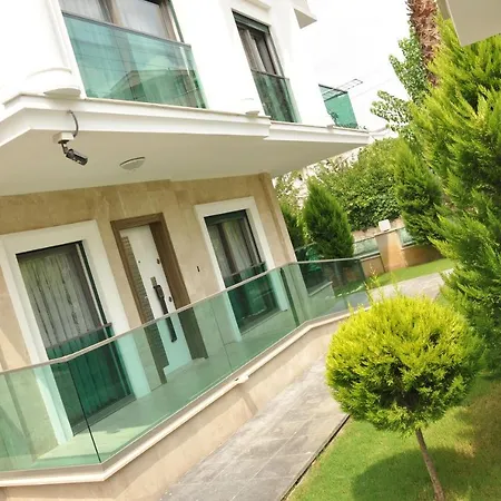 X Hotel apartamentowy *