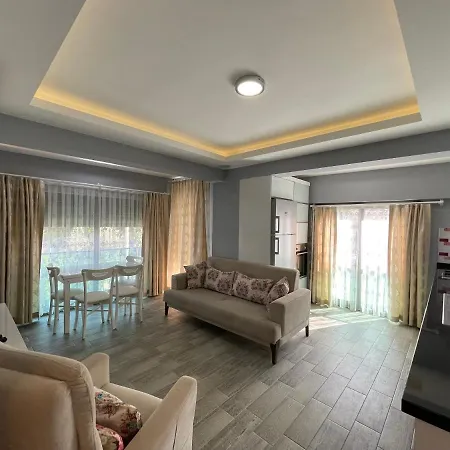 Hotel apartamentowy X *